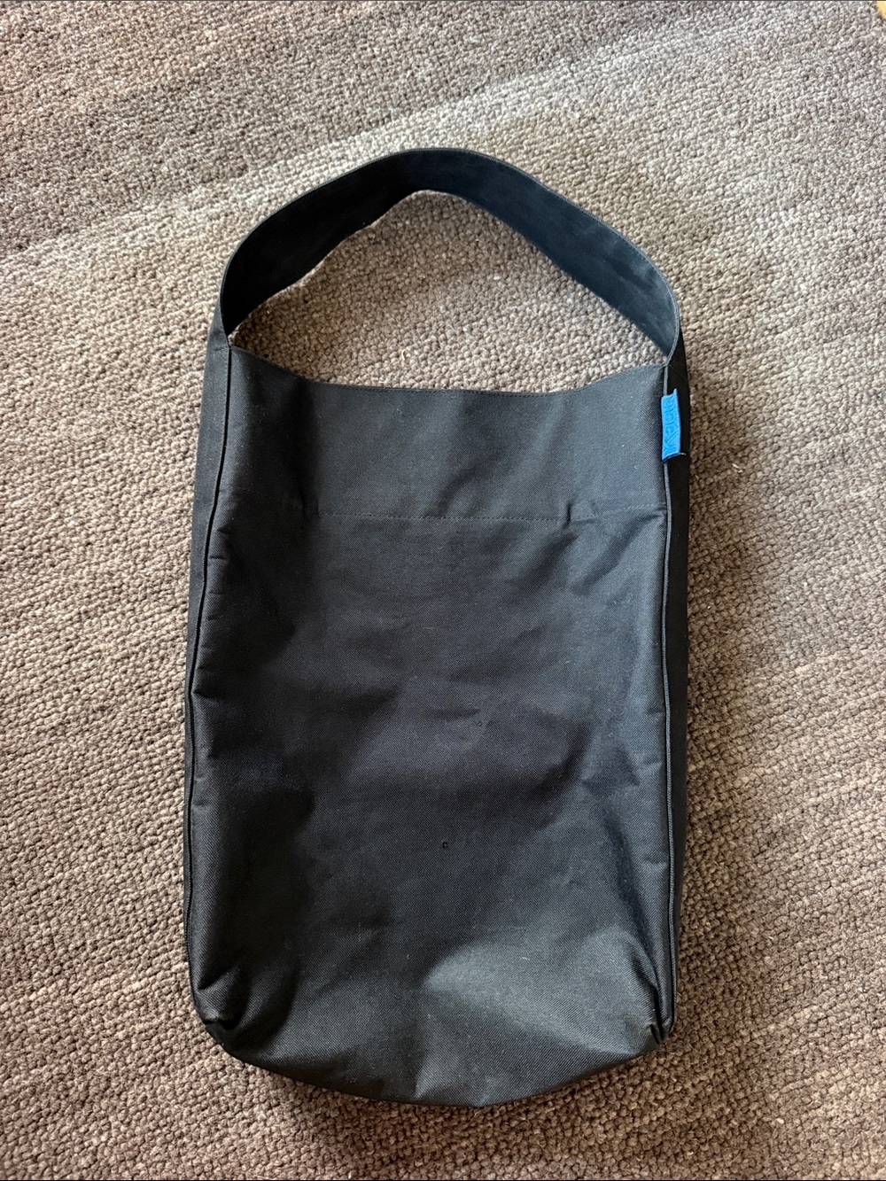 Kaan Black Waterproof Bucket Tote